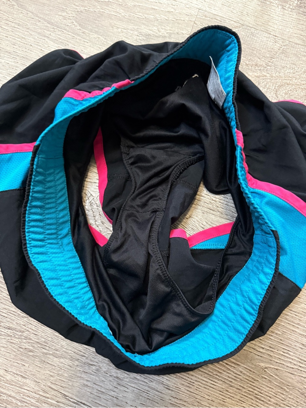 •NIKE• RUNNING SHORTS - Picture 4 of 7